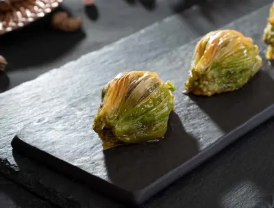 Fıstıklı Midye Baklava